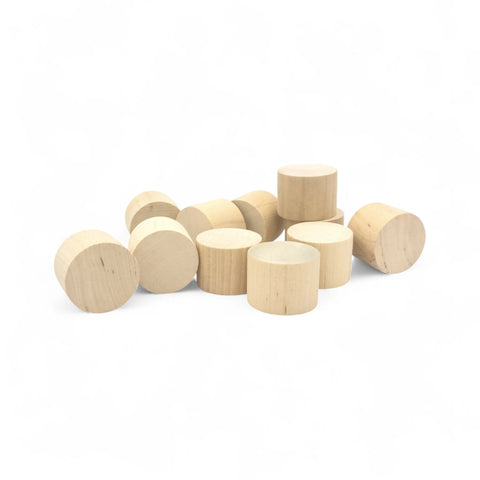 Virnastatud 40 × 30 mm puidust silindrid