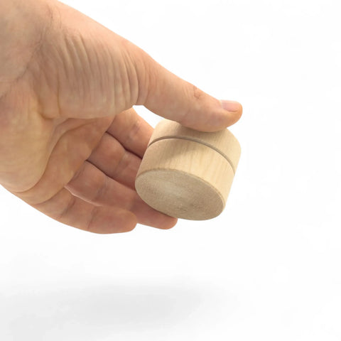 50 x 37 mm treitud puidust karp täpselt sobiva kaanega