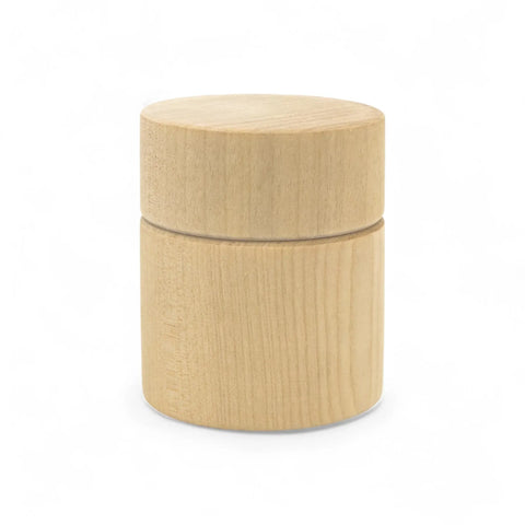 60 x 70 mm väike treitud puidust karp täpselt sobiva kaanega