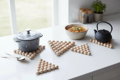 Kitchen trivets -st treitud puidust pärlid