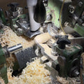 Wood olles treitud lathe koos wood shavings