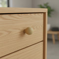 23 mm ümar kuulid oak puidust mööblinupp installed on cabinet door